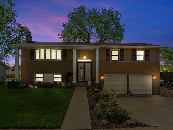 2nd image of 843 E Pratt Dr