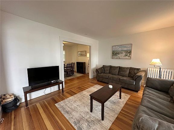 5th image of 15 Kilburn Ct