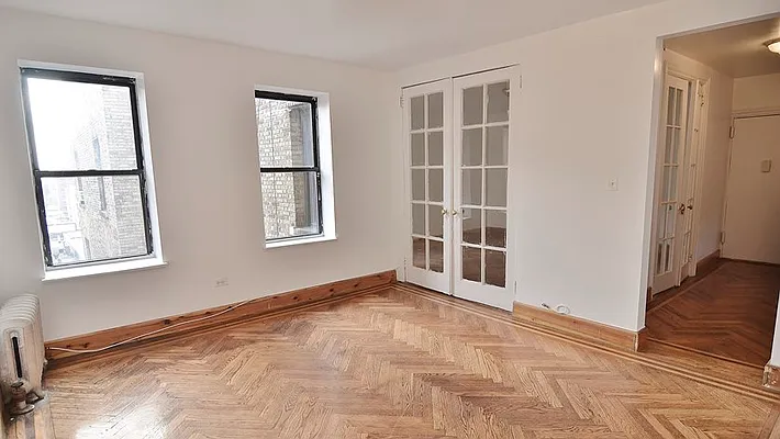 Rented by Park Property Advisors | media 4