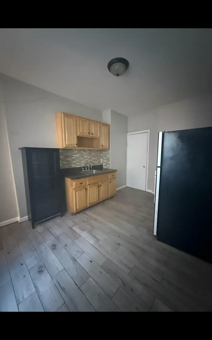 3 bed, $1,795 — Photo 1