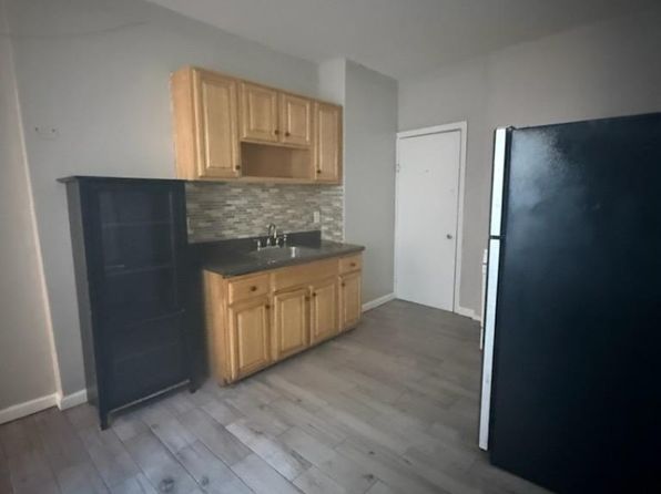 53 Tillinghast St APT 2R