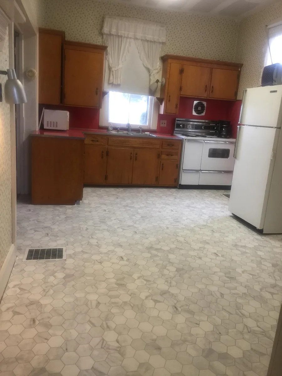 New floor and ceiling in kitchen - Zepp Rd