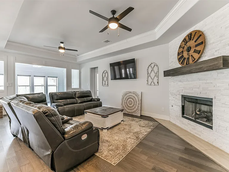 1316 Graham Trace Ln — Photo 14