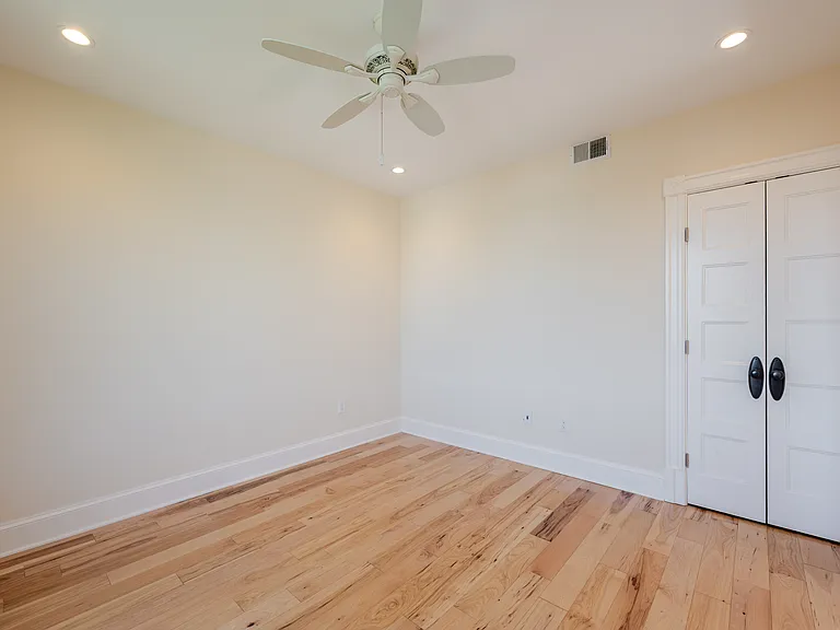 1234 E St NE — Photo 64