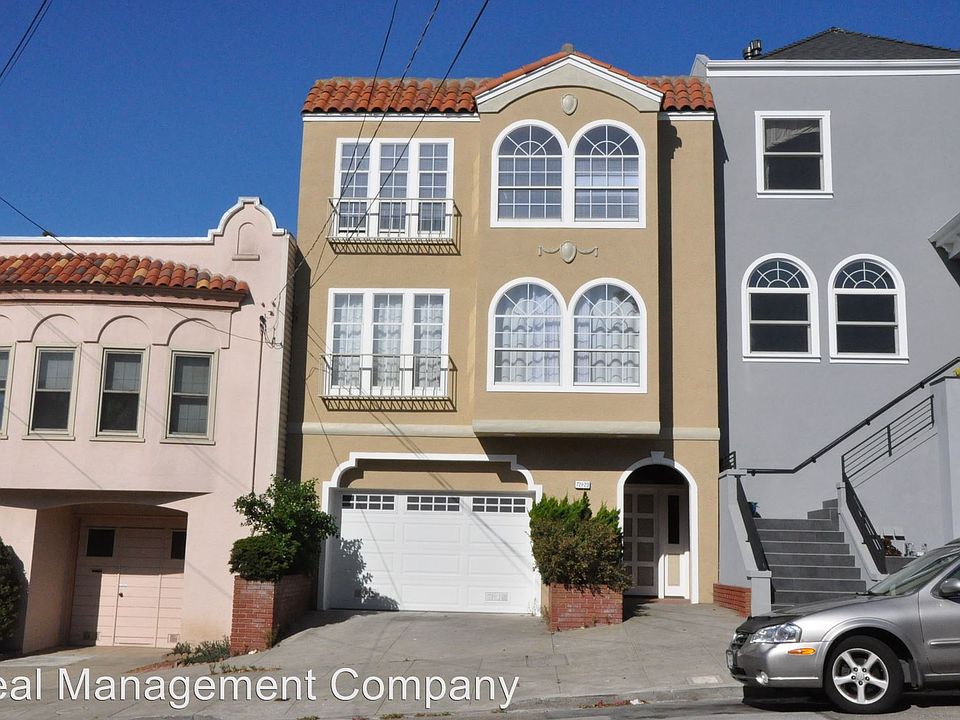 1st image of 723 32nd Ave