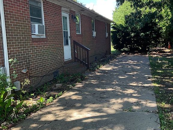 2nd image of 7919 Redmon Rd APT B