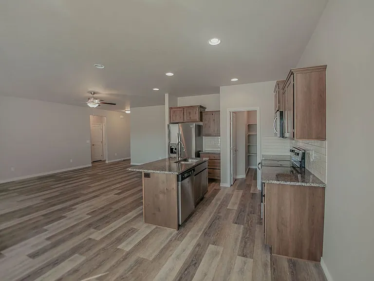 735 Shadowleaf Ave — Photo 6