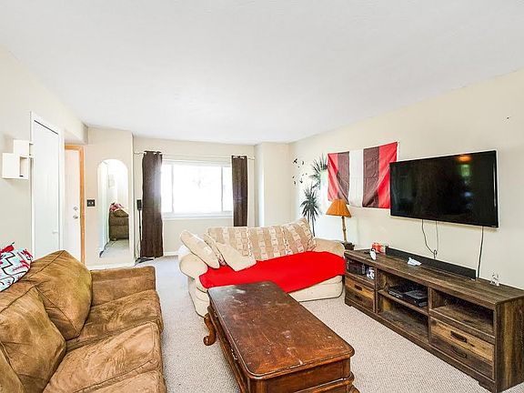 2nd image of 4310 Hyde Park Unit 7