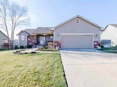 301 E Stone Creek St, Derby, KS, 67037