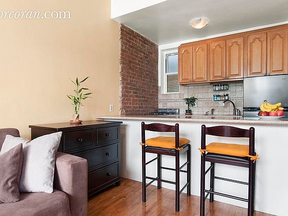 2nd image of 515-517 E 88th St