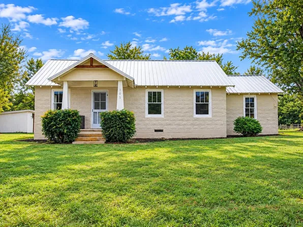 105 Comanche Street, Mason, TX 76856