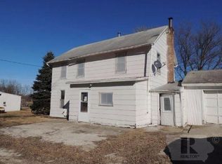 106 Court St, Lewis, IA 51544