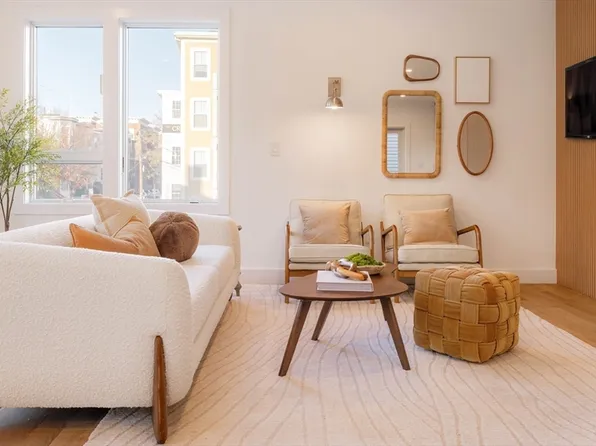 286 Broadway #2, Cambridge, MA 02139