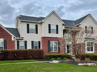 1269 Coach House Ln, South Lyon, MI 48178