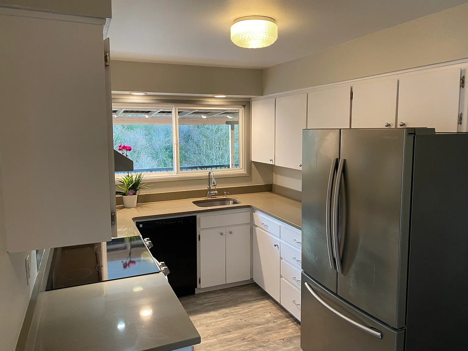 3 bed, 2.5 bath, 2450 sqft, $3,295 — Photo 3