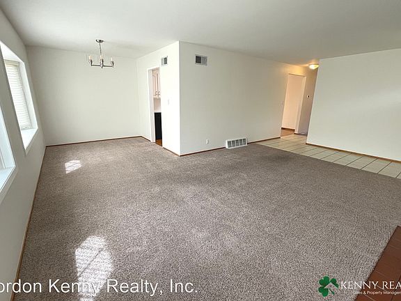 3rd image of 2560 Trenton Dr