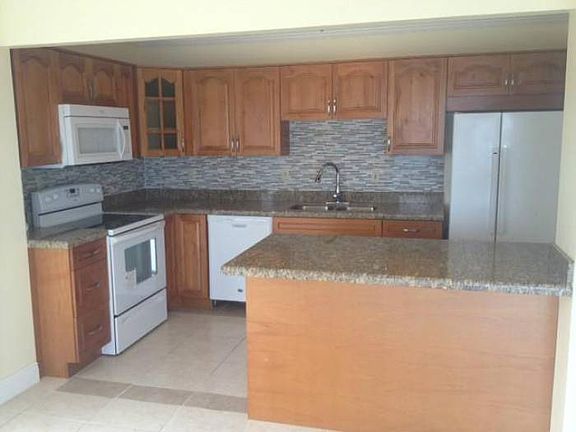5th image of 11111 Biscayne Blvd #4G