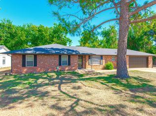 1608 Pine Oak Dr, Edmond, OK 73013