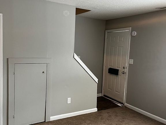 3rd image of 150 Proctor St APT 1-6