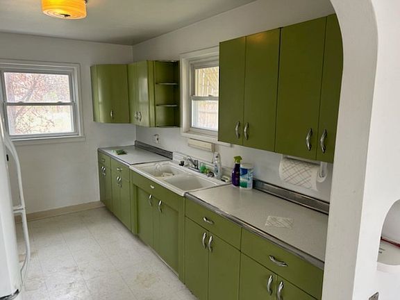 2nd image of 524 4th Ave S