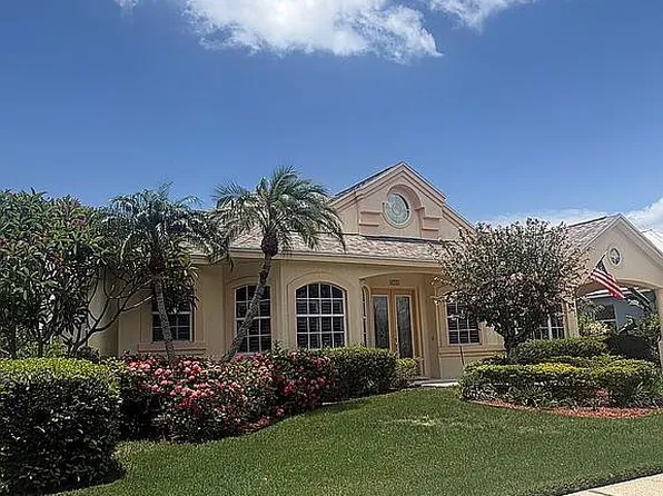 4715 Halyard Dr, Bradenton, FL 34208