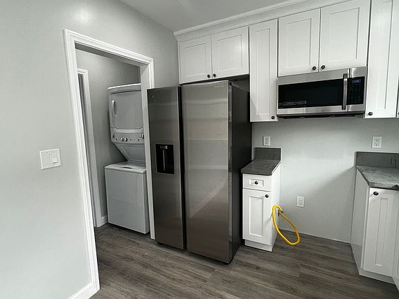 2nd image of 213 Doncrest St #D