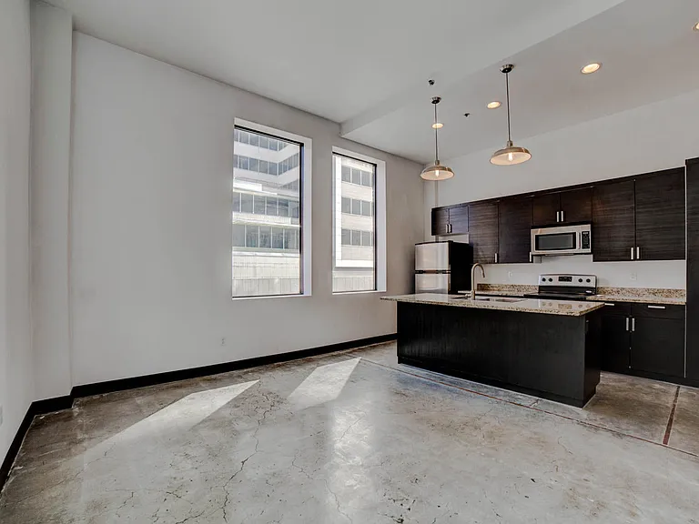 Vandever Lofts — Photo 19