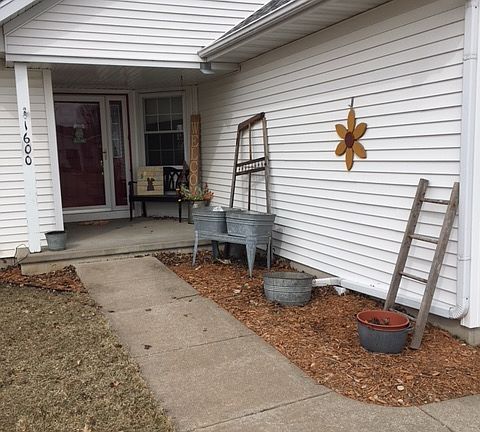 3rd image of 1600 Waterloo Ave