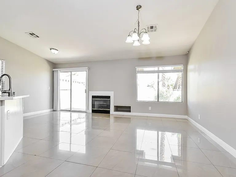2216 Jardine Ave — Photo 4