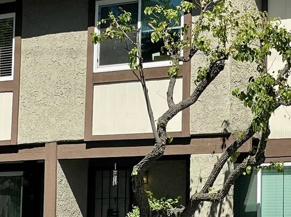 6650 Vanalden Ave APT 8, Reseda, CA 91335