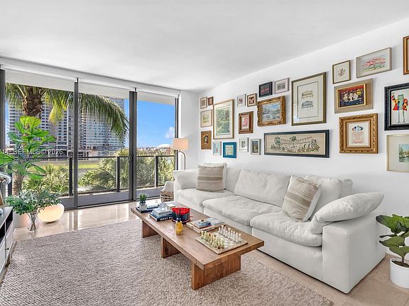 3rd image of 68 SE 6th St Ste 806