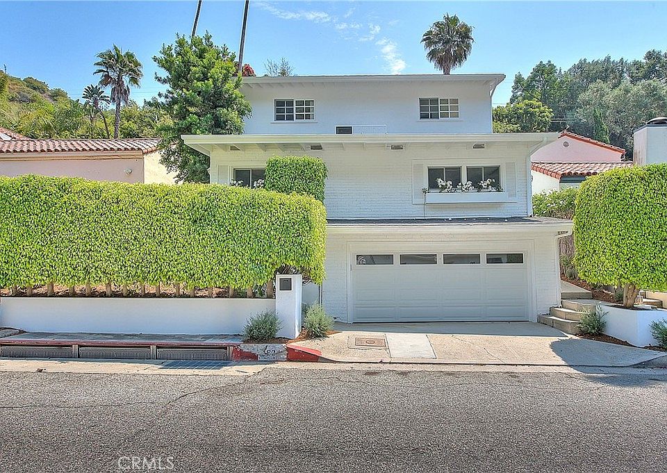 1st image of 1634 N Beverly Dr