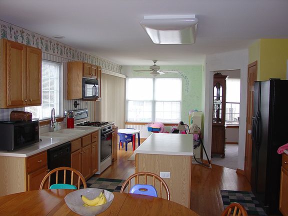 Kitchen / Breakfast Nook