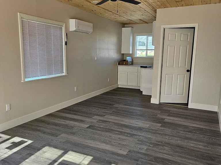 649 West St #11 — Photo 3