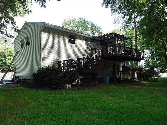 2nd image of 22 Eric Dr