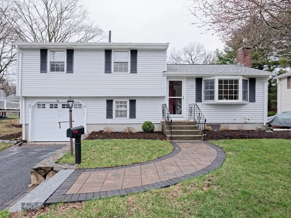 10 Costa Cir, Framingham, MA 01701