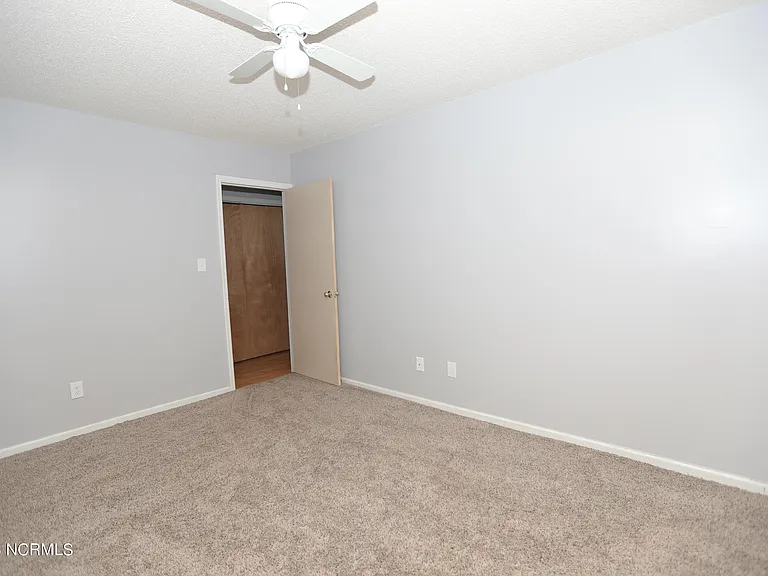 621 S Hampton Dr — Photo 14