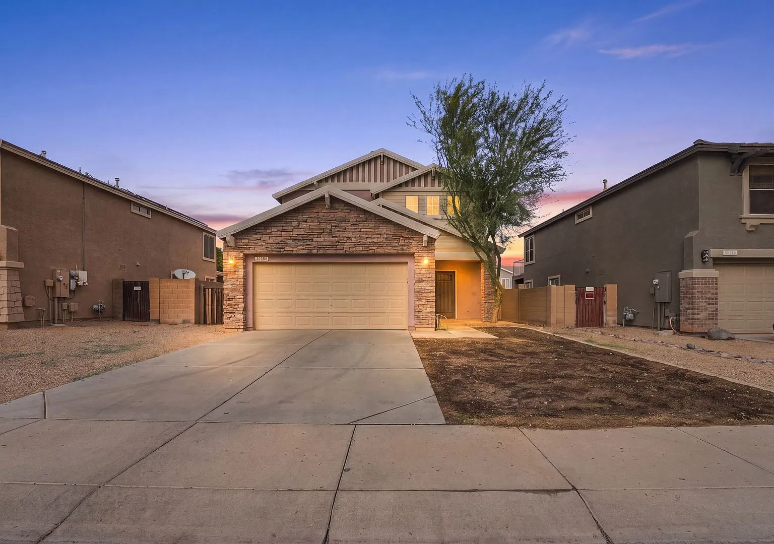 Spacious 5-Bedroom Home with Private Pool in Surprise! — Photo 1
