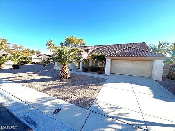 3rd image of 2620 Silverton Dr