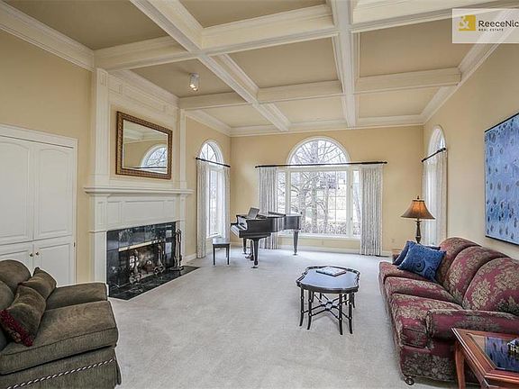 Light filled great room with golf views.