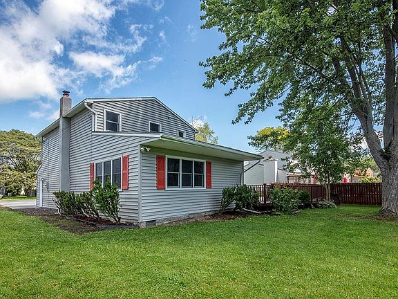 3rd image of 8065 Trina Cir