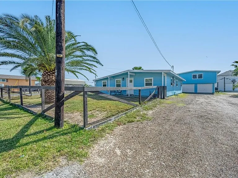 622 S Sandpiper — Photo 1