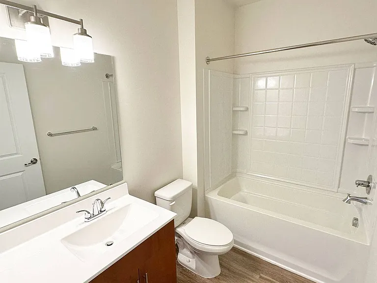 Clairmont at Harbour View Station — Photo 94