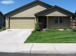 2821 SW Peridot Ave, Redmond, OR 97756