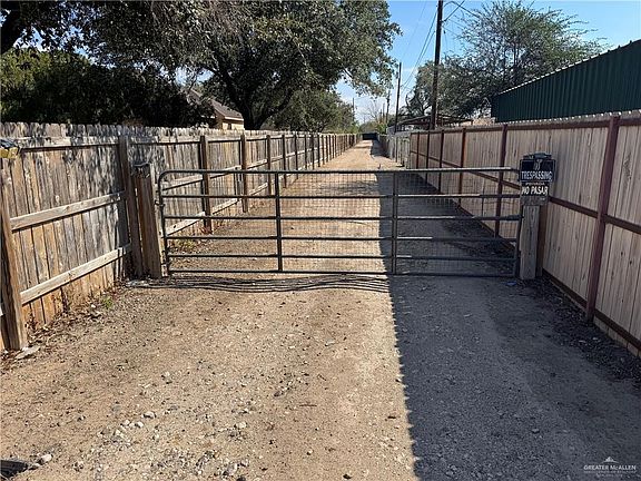 3rd image of 226 N Bentsen Palm Dr