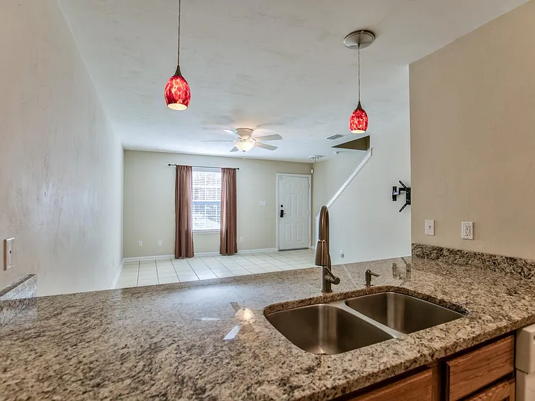 226 Columbia Dr #14 — Photo 9