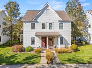 91 Waverly St, Warwick, RI 02889