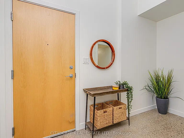 510 King St E #313 — Photo 22