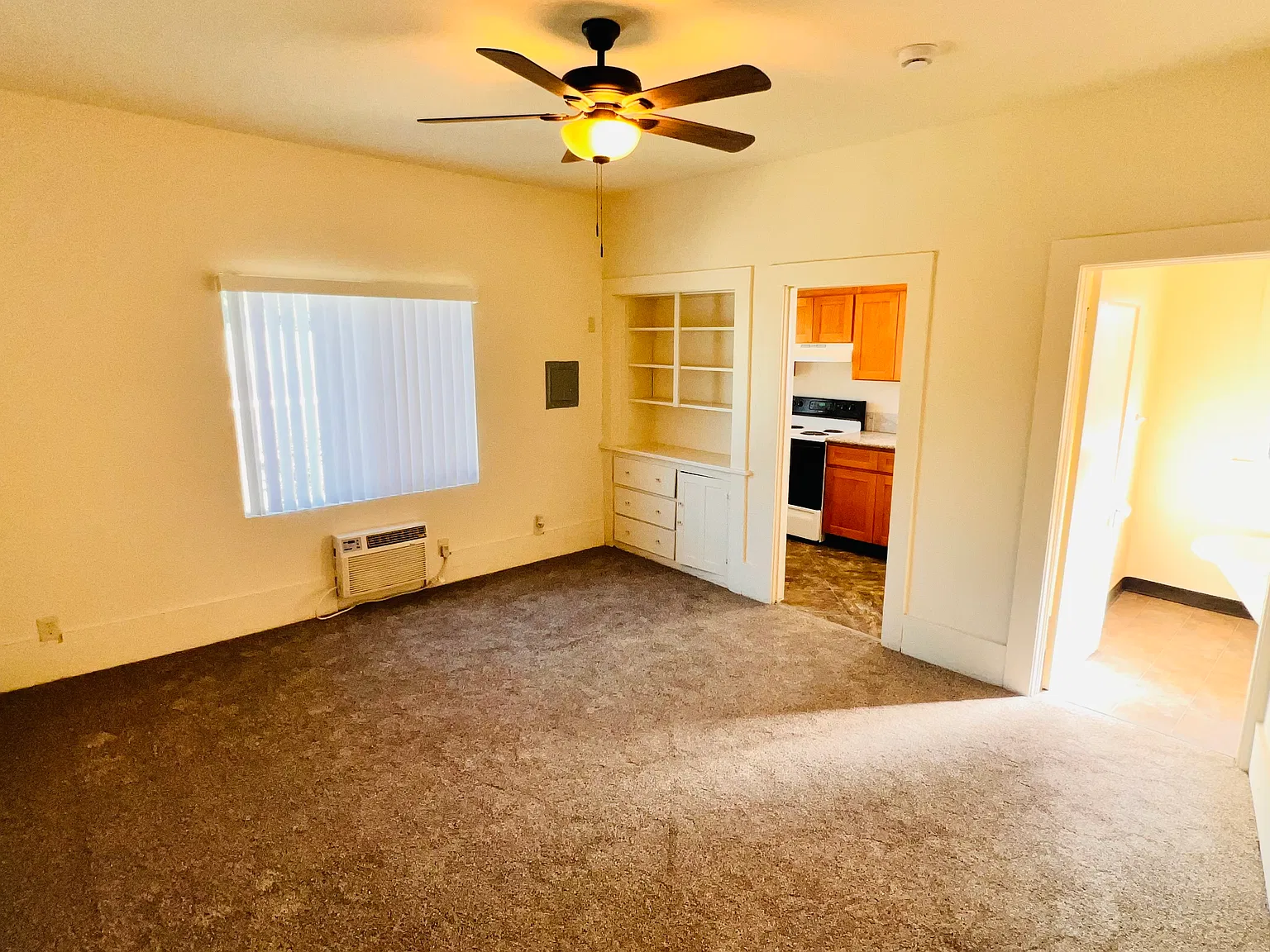 Studio, 450 sqft, $1,195 — Photo 2