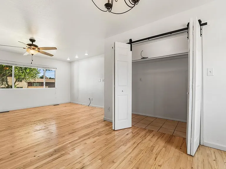 160 E Eads Dr — Photo 8